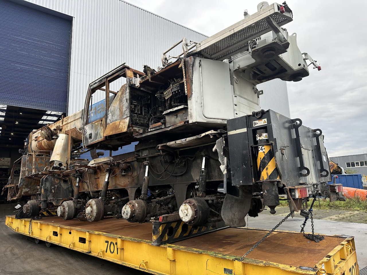 Liebherr LTM 1100-5.2 for parts - Mobile crane: picture 3 Liebherr LTM 1100-5.2 for parts - Mobile crane: picture 3