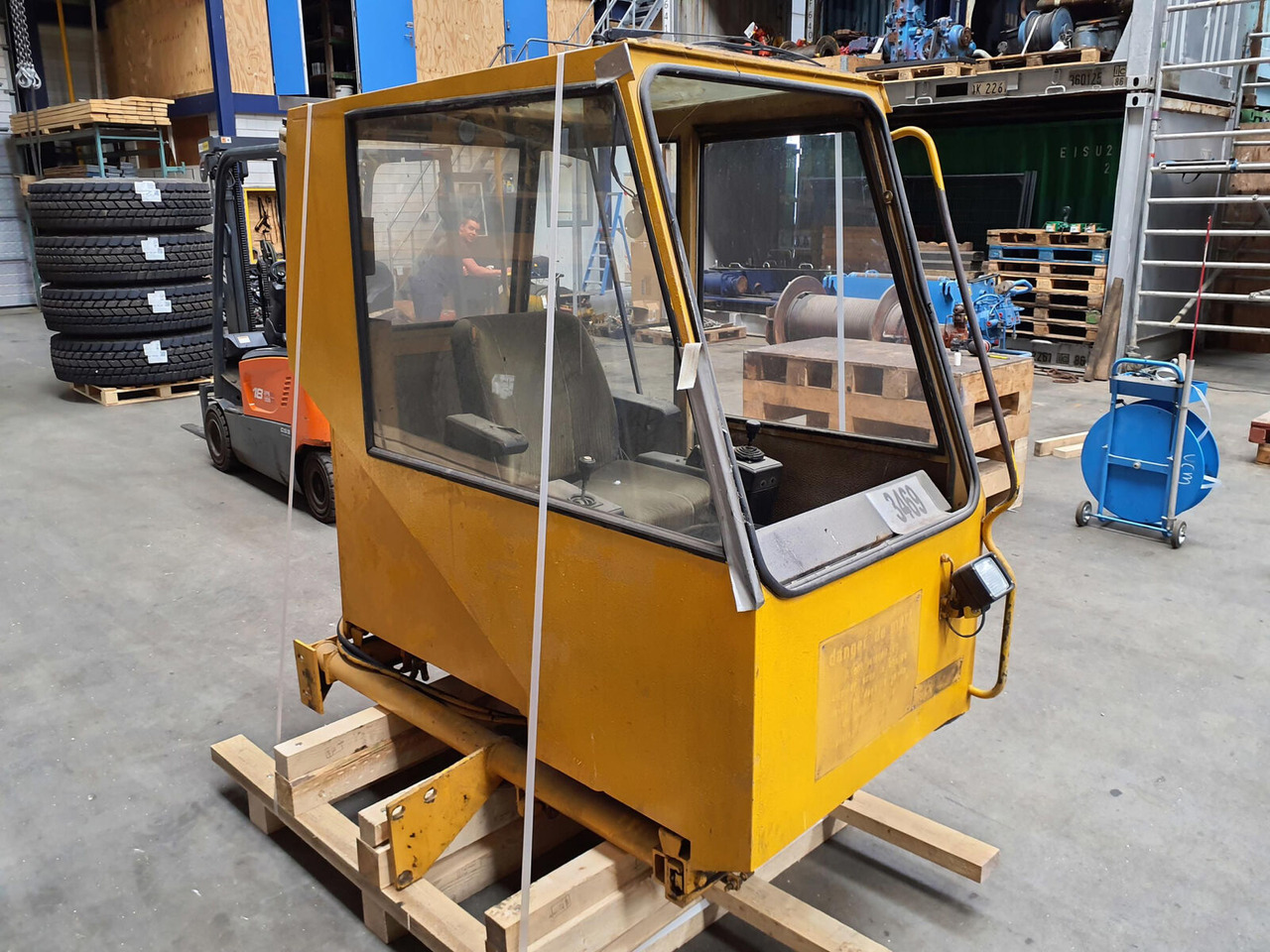 Liebherr LTM 1140 upper cabin - Cab for Mobile crane: picture 3 Liebherr LTM 1140 upper cabin - Cab for Mobile crane: picture 3