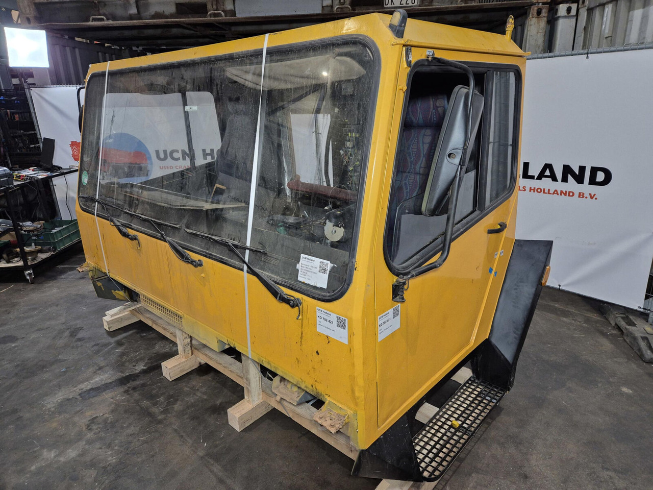 Liebherr LTM drivers cabin - Cab for Mobile crane: picture 2 Liebherr LTM drivers cabin - Cab for Mobile crane: picture 2