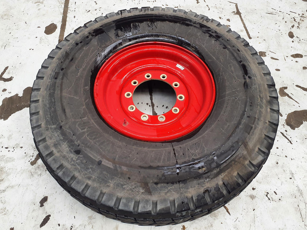 Liebherr Wheel 445/95R25 10 12 1p - Wheel and tire package for Crane: picture 2 Liebherr Wheel 445/95R25 10 12 1p - Wheel and tire package for Crane: picture 2