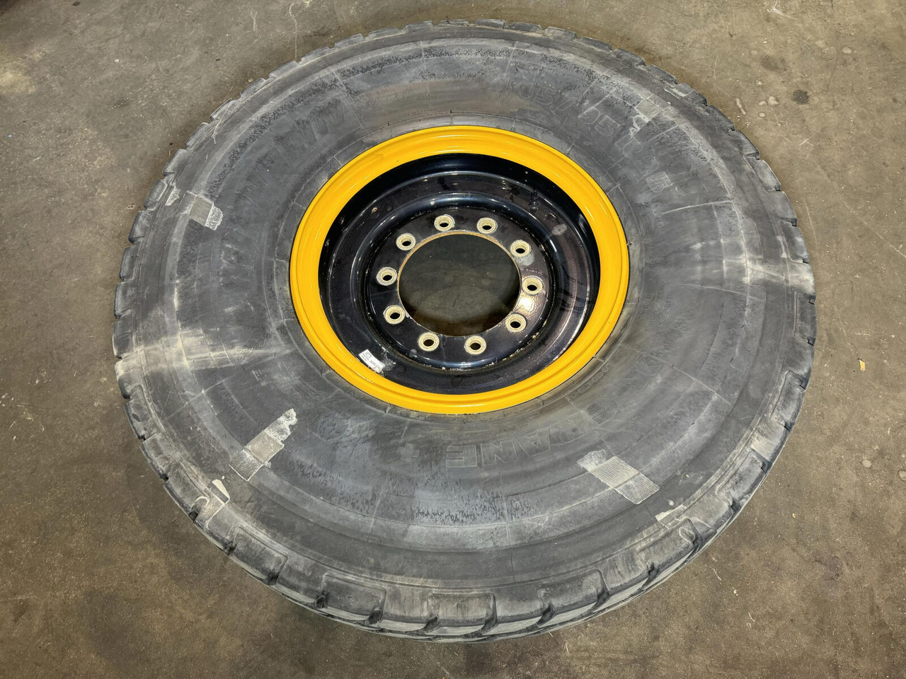 Liebherr Wheel 445/95R25 10 12.3 1p - Wheel and tire package: picture 1 Liebherr Wheel 445/95R25 10 12.3 1p - Wheel and tire package: picture 1