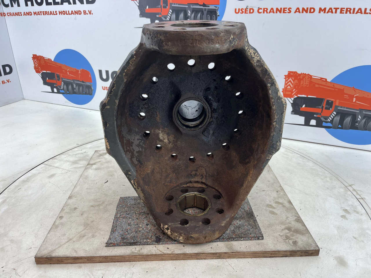 Terex AC 155 steering knuckle 16 holes axle 2 - Steering knuckle for Mobile crane: picture 5 Terex AC 155 steering knuckle 16 holes axle 2 - Steering knuckle for Mobile crane: picture 5