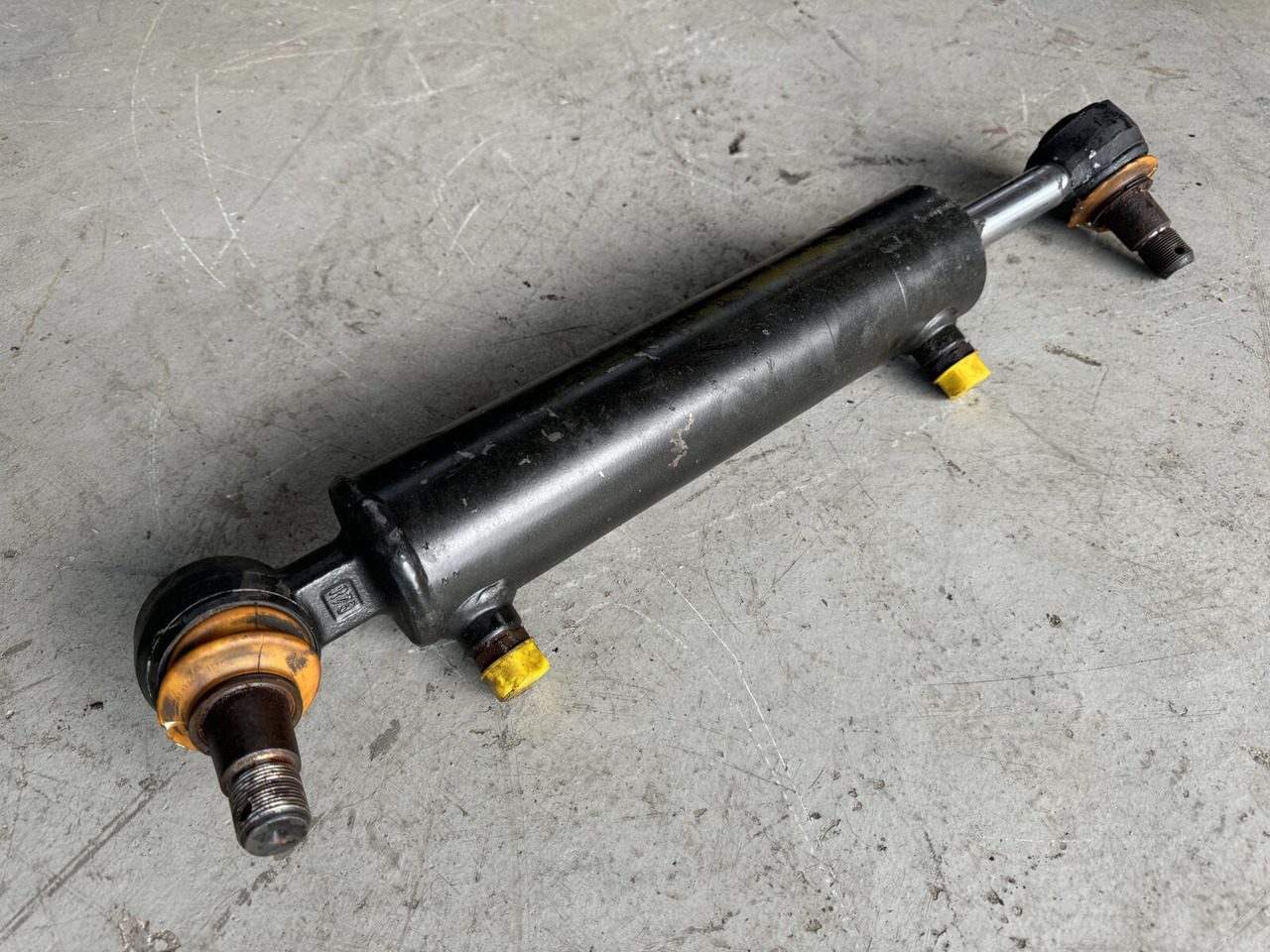Terex Demag AC 25 steering cylinder - Hydraulic cylinder for Mobile crane: picture 3 Terex Demag AC 25 steering cylinder - Hydraulic cylinder for Mobile crane: picture 3