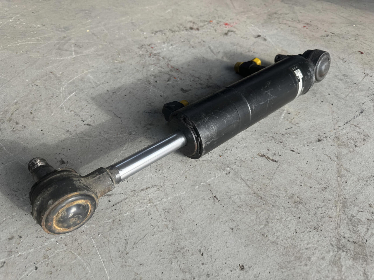 Terex Demag AC 25 steering cylinder - Hydraulic cylinder for Mobile crane: picture 4 Terex Demag AC 25 steering cylinder - Hydraulic cylinder for Mobile crane: picture 4