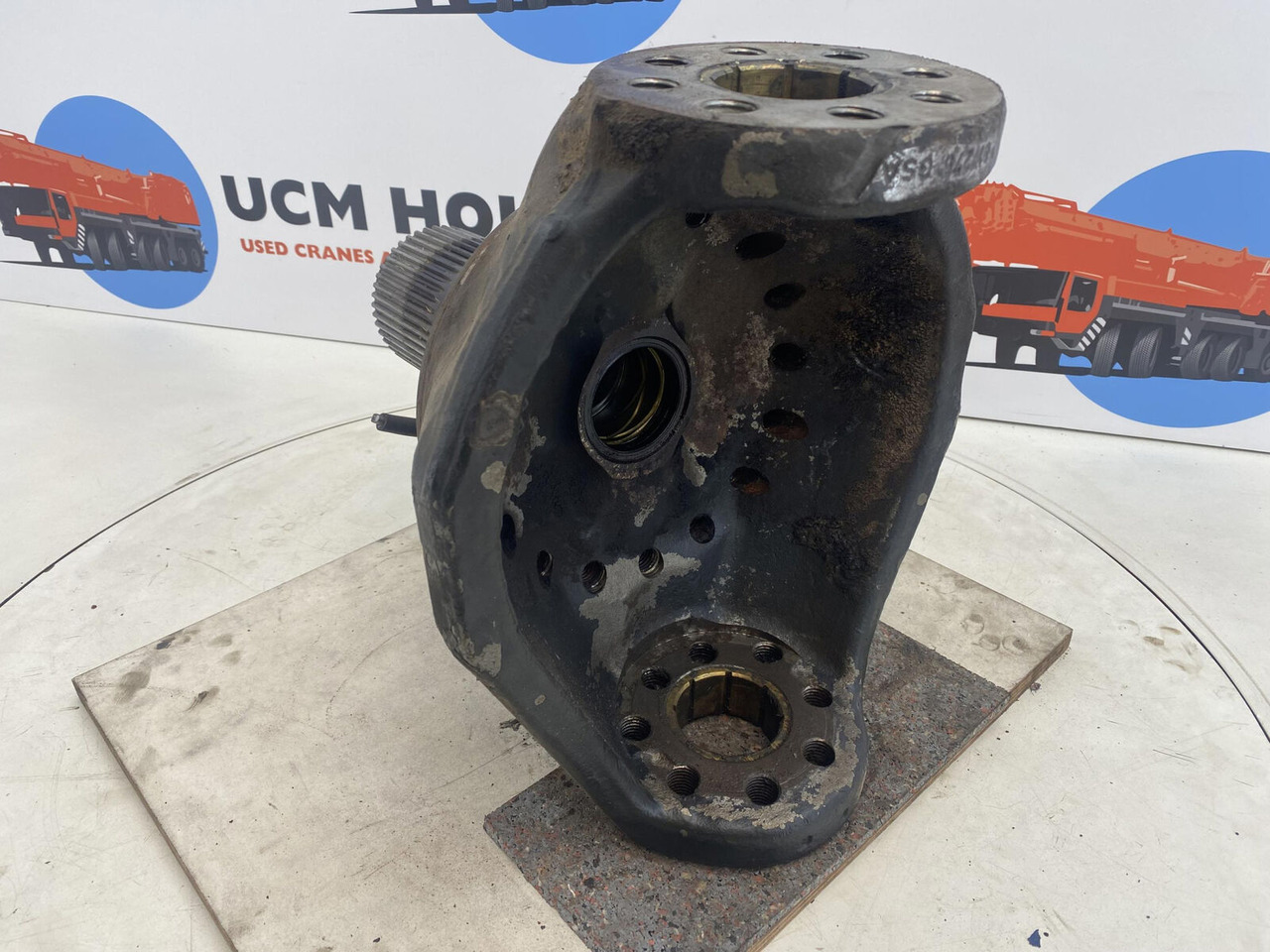 Terex Demag AC 35 Steering knuckle 16 holes axle 1 - Steering knuckle for Mobile crane: picture 4 Terex Demag AC 35 Steering knuckle 16 holes axle 1 - Steering knuckle for Mobile crane: picture 4