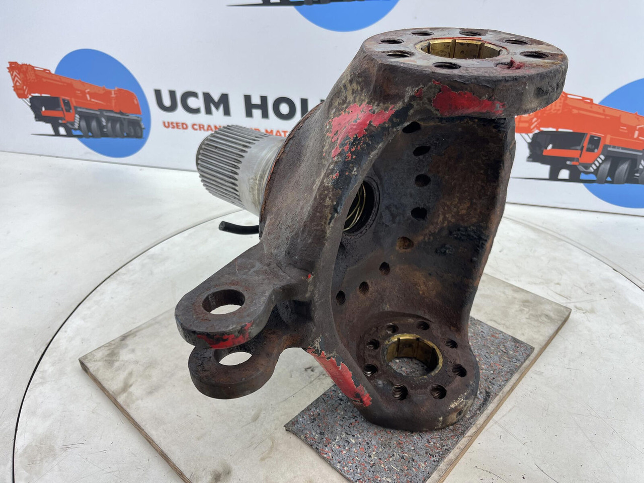 Terex Demag AC 35 Steering knuckle 16 holes axle 2 left - Steering knuckle for Mobile crane: picture 4 Terex Demag AC 35 Steering knuckle 16 holes axle 2 left - Steering knuckle for Mobile crane: picture 4