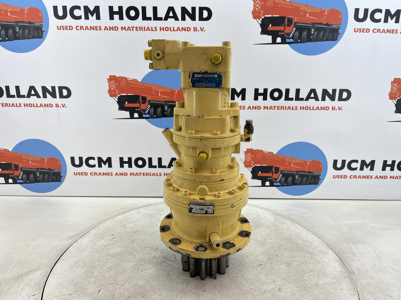 Terex-Demag AC 35 slewing gear - Swing motor for Mobile crane: picture 1 Terex-Demag AC 35 slewing gear - Swing motor for Mobile crane: picture 1