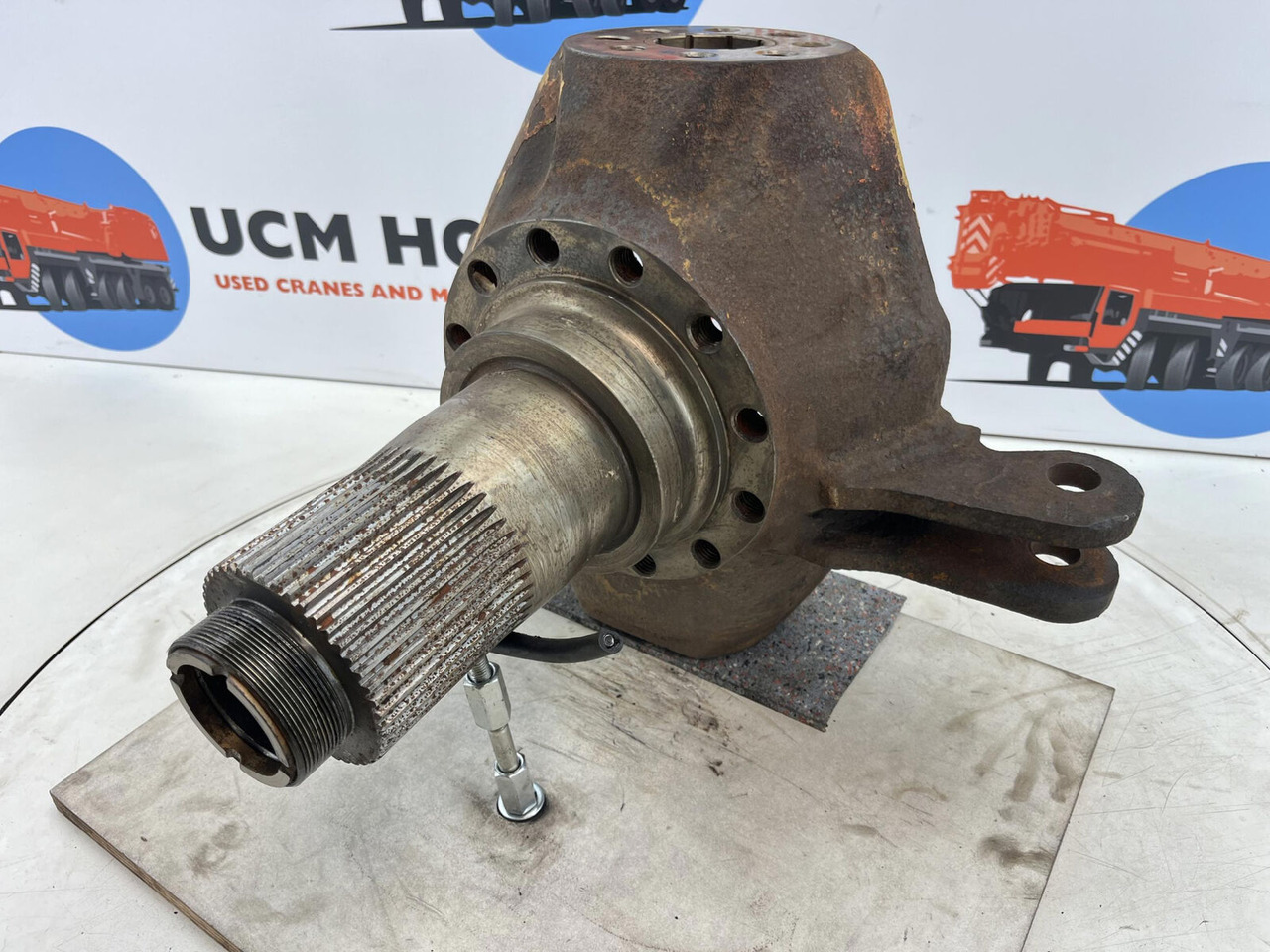 Terex HC 340 Steering knuckle 12 holes axle 3 - Steering knuckle for Crane: picture 1 Terex HC 340 Steering knuckle 12 holes axle 3 - Steering knuckle for Crane: picture 1