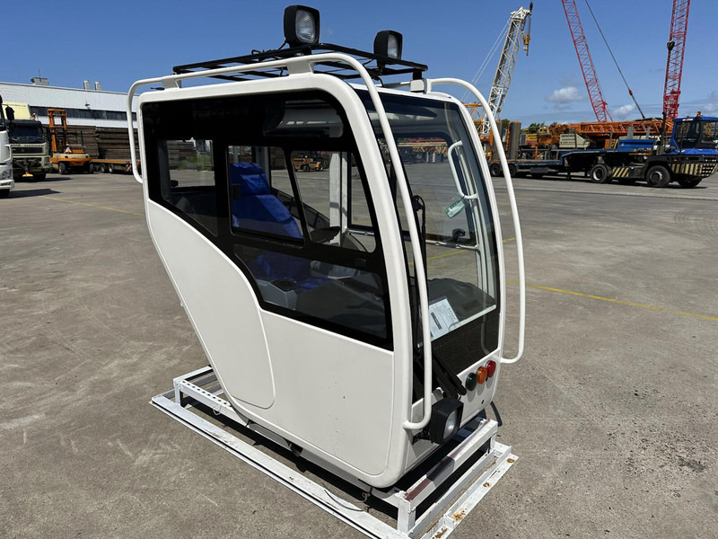 Terex dano/Demag upper cabs - Cab and interior for Crane: picture 3 Terex dano/Demag upper cabs - Cab and interior for Crane: picture 3