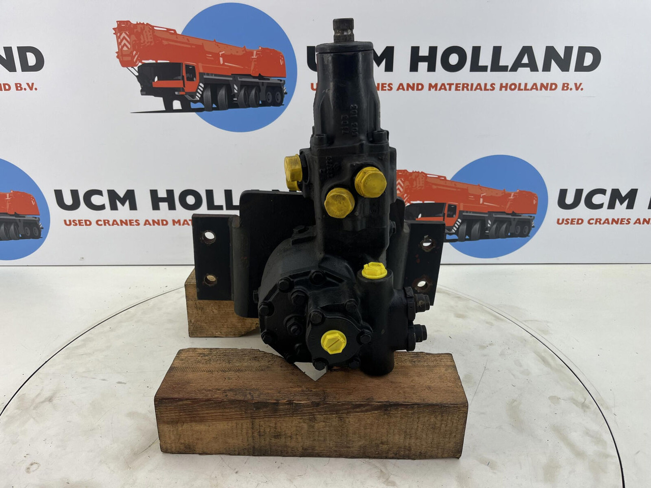 ZF ZF Steering Box - Steering gear for Mobile crane: picture 2 ZF ZF Steering Box - Steering gear for Mobile crane: picture 2