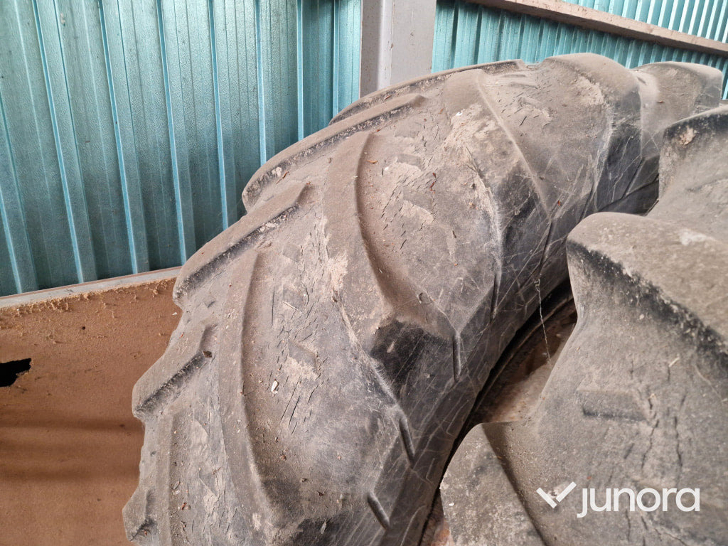 Dubbelmontage Kleber 650/65 R38 - Tire for Agricultural machinery: picture 3 Dubbelmontage Kleber 650/65 R38 - Tire for Agricultural machinery: picture 3