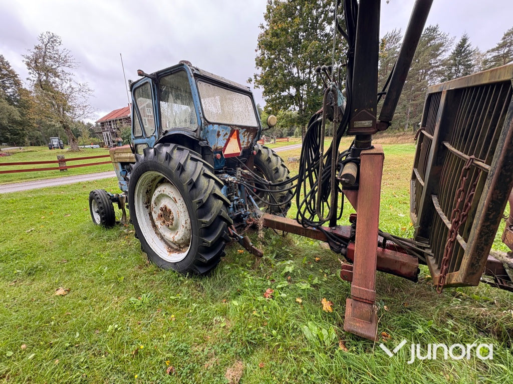 Ford 5000 med skogsvagn och kran - Farm tractor: picture 4 Ford 5000 med skogsvagn och kran - Farm tractor: picture 4