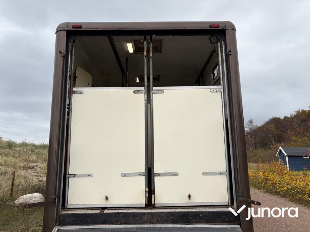 Hästlastbil - Volvo, FL-240, Whittaker - Horse truck: picture 5 Hästlastbil - Volvo, FL-240, Whittaker - Horse truck: picture 5