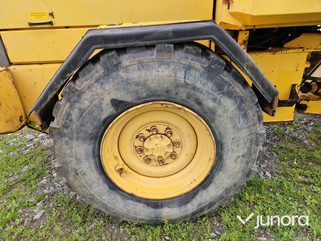 Wheel loader Hjullastare Volvo BM L50B: picture 34