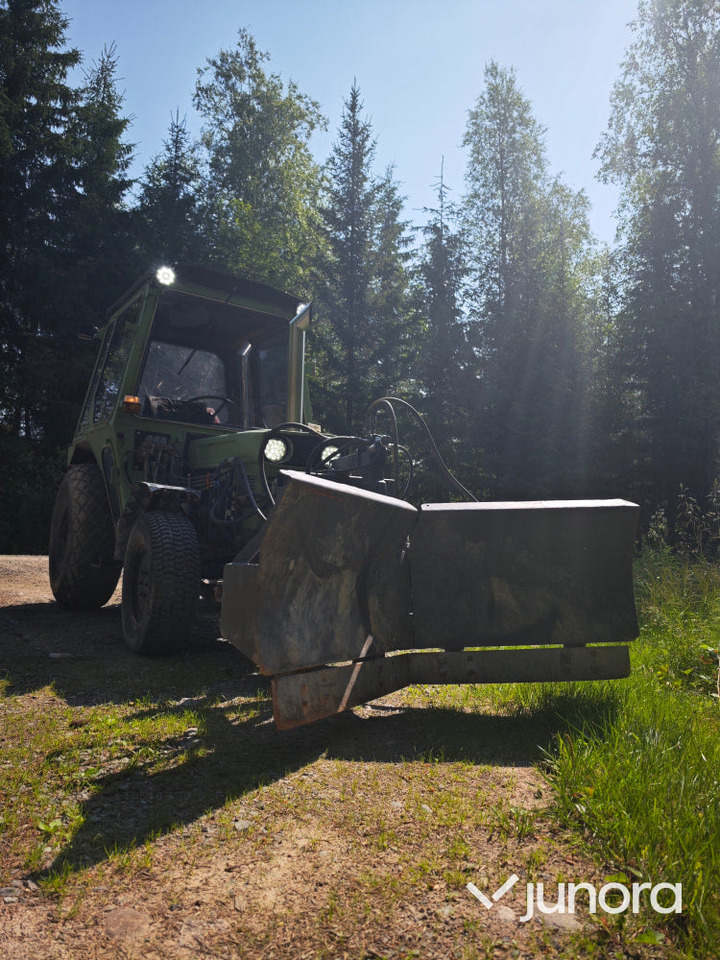 Kompakttraktor Kubota L245DT 4WD - Compact tractor: picture 2 Kompakttraktor Kubota L245DT 4WD - Compact tractor: picture 2