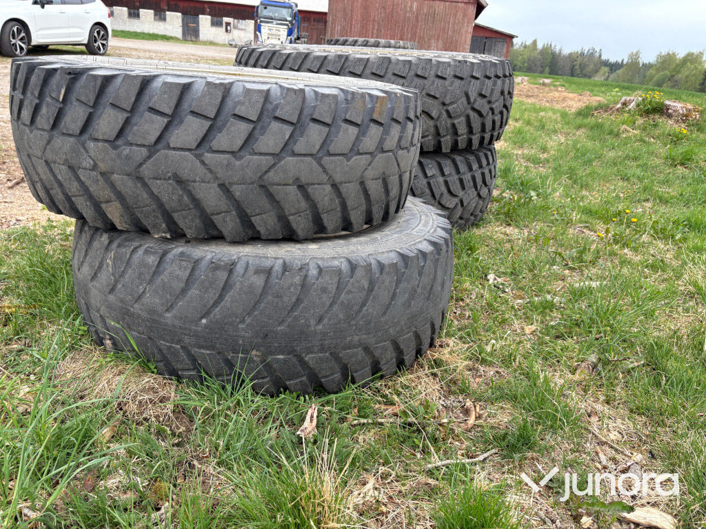 Komplett set med traktordäck på fälg - Wheel and tire package for Farm tractor: picture 4 Komplett set med traktordäck på fälg - Wheel and tire package for Farm tractor: picture 4