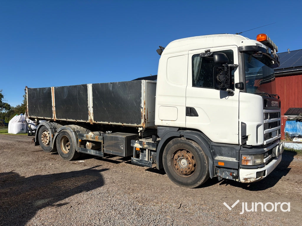 Lastbil - Scania, R124LB6X24NB470 - Dropside/ Flatbed truck: picture 1 Lastbil - Scania, R124LB6X24NB470 - Dropside/ Flatbed truck: picture 1