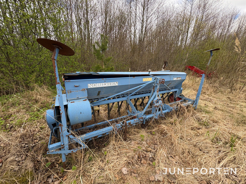 Såmaskin Nordsten Lift-o-matic - Seed drill: picture 1 Såmaskin Nordsten Lift-o-matic - Seed drill: picture 1