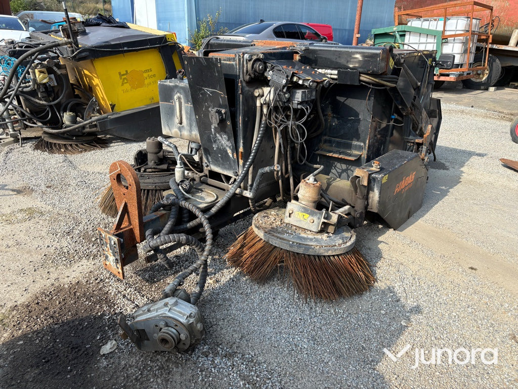 Sopmaskin Bogserad - Fjärås, FS 700 - Road sweeper: picture 1 Sopmaskin Bogserad - Fjärås, FS 700 - Road sweeper: picture 1