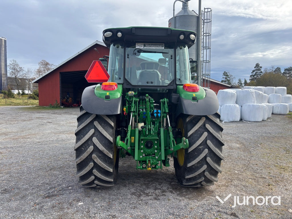 Traktor - John Deere 5125R med lastare & frontlyft - Farm tractor: picture 4 Traktor - John Deere 5125R med lastare & frontlyft - Farm tractor: picture 4