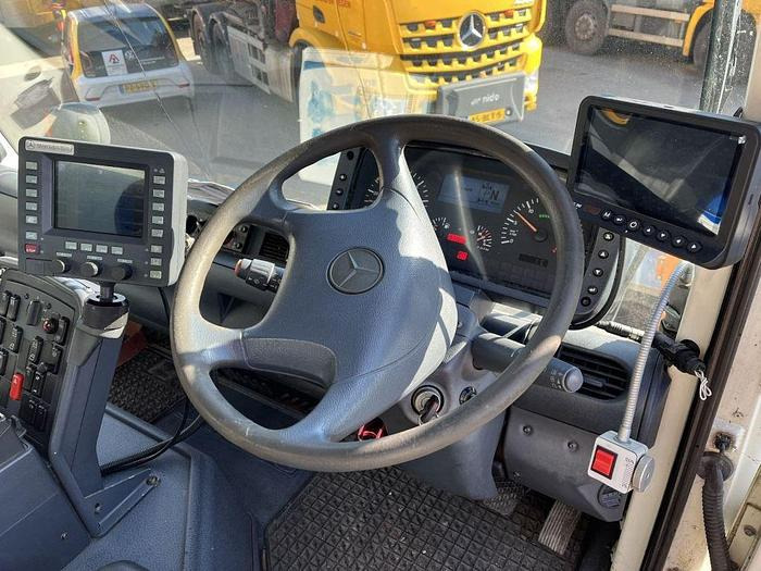 Mercedes-Benz Unimog U400 U400 4 x 2 / Schmidt SK350 sweeper on lease Mercedes-Benz Unimog U400 U400 4 x 2 / Schmidt SK350 sweeper: picture 9