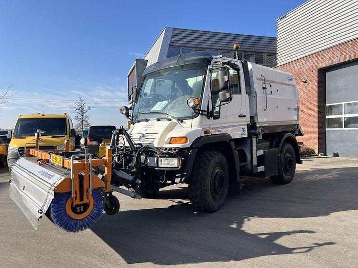 Mercedes-Benz Unimog U400 U400 4 x 2 / Schmidt SK350 sweeper - Road sweeper: picture 4 Mercedes-Benz Unimog U400 U400 4 x 2 / Schmidt SK350 sweeper - Road sweeper: picture 4