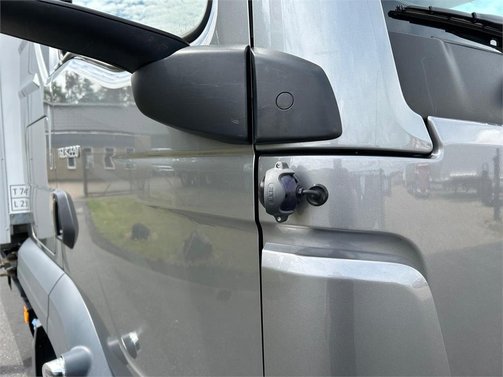 Container transporter/ Swap body truck MAN TGL 8-220 4x2 BL incl. 2 stk veksellad: picture 13