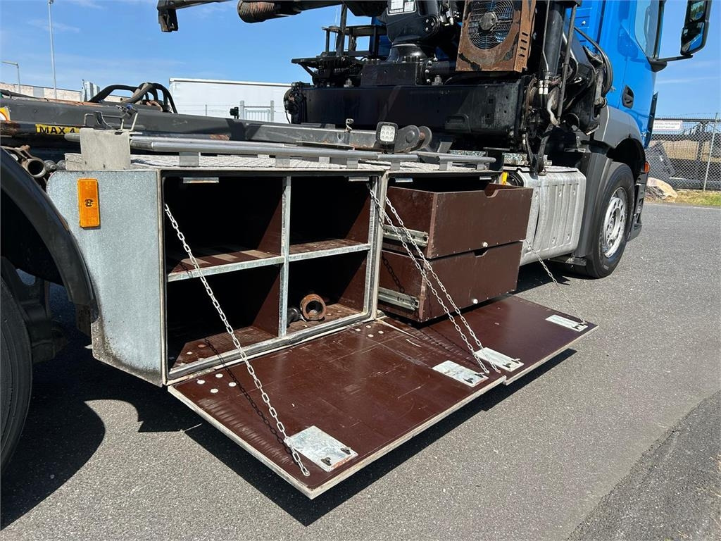 Mercedes-Benz Antos 2546 - Hiab 192 E kran - Skip loader truck: picture 3 Mercedes-Benz Antos 2546 - Hiab 192 E kran - Skip loader truck: picture 3