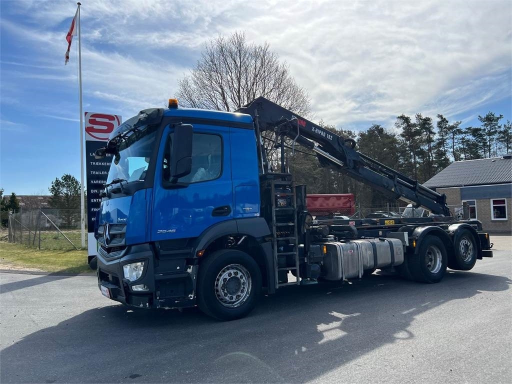 Skip loader truck Mercedes-Benz Antos 2546 - Hiab 192 E kran: picture 1