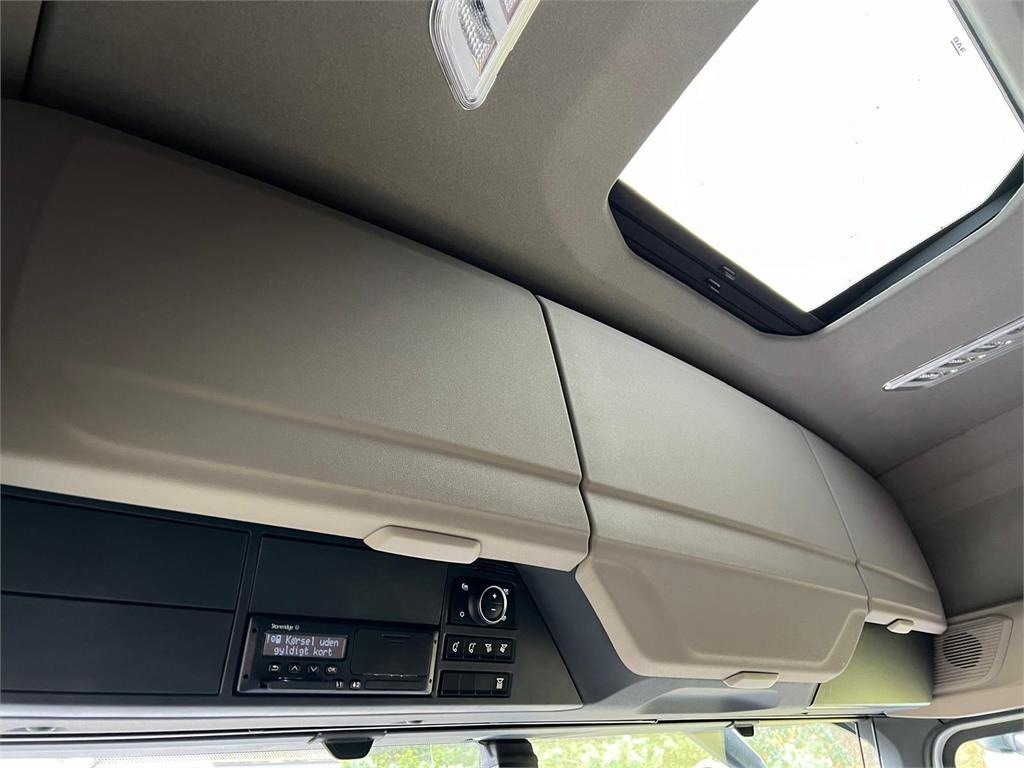 Tractor unit DAF XF530 FTS 6x2: picture 20