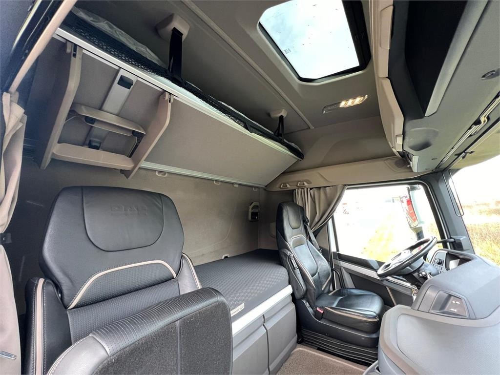 Tractor unit DAF XF530 FTS 6x2: picture 16