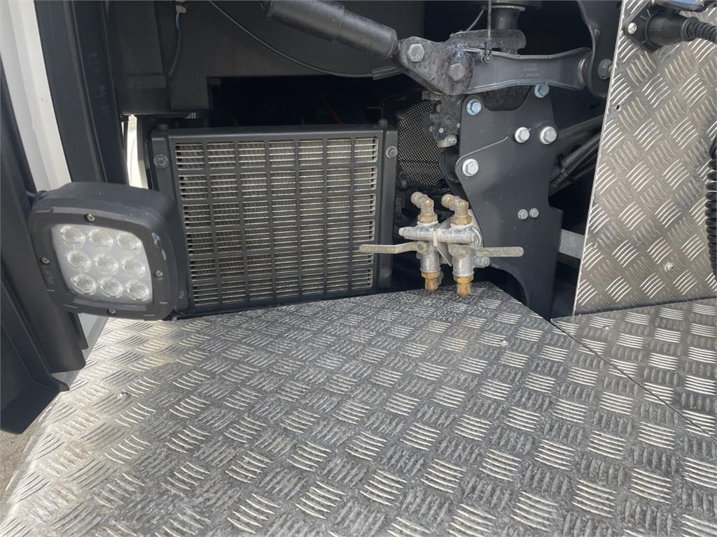 Scania S660 A 6x2 NB 2950 - Tractor unit: picture 5 Scania S660 A 6x2 NB 2950 - Tractor unit: picture 5