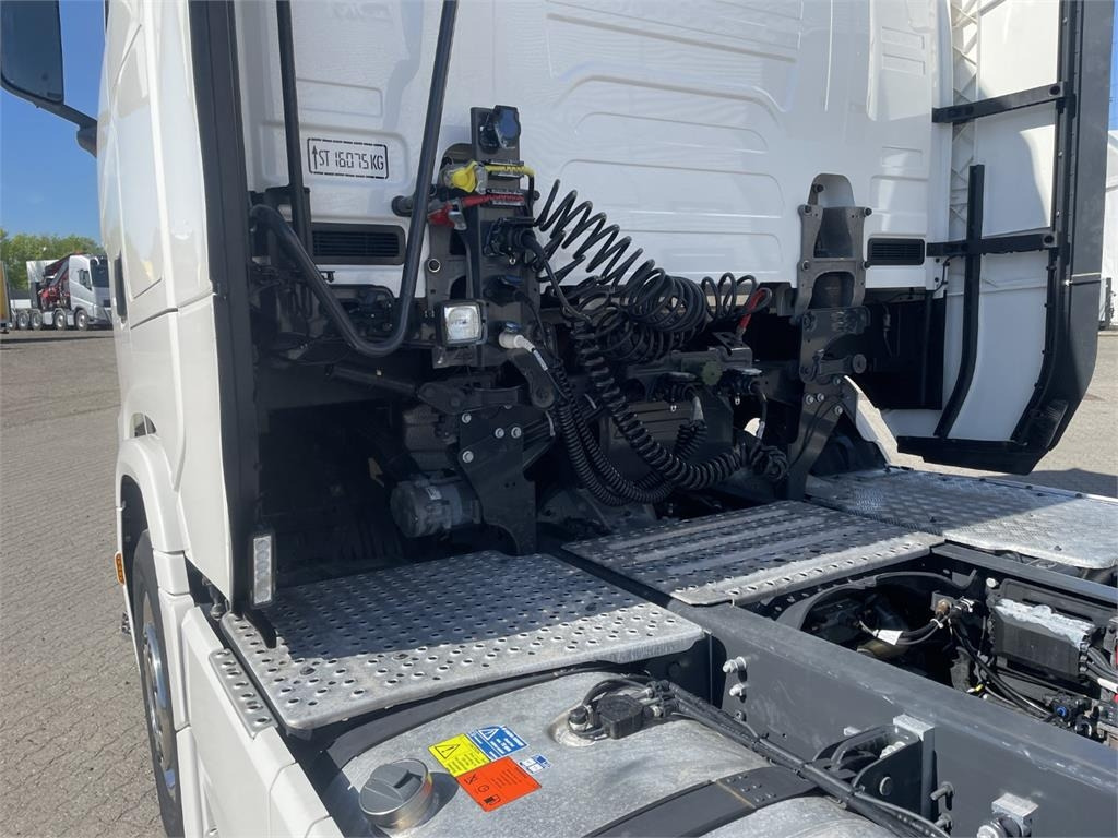 Scania S660 A 6x2 NB 2950 - Tractor unit: picture 5 Scania S660 A 6x2 NB 2950 - Tractor unit: picture 5