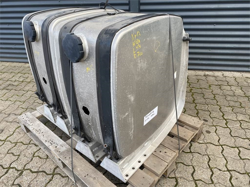 Volvo 200 ltr Volvo Dieseltank - Fuel tank for Truck: picture 2 Volvo 200 ltr Volvo Dieseltank - Fuel tank for Truck: picture 2