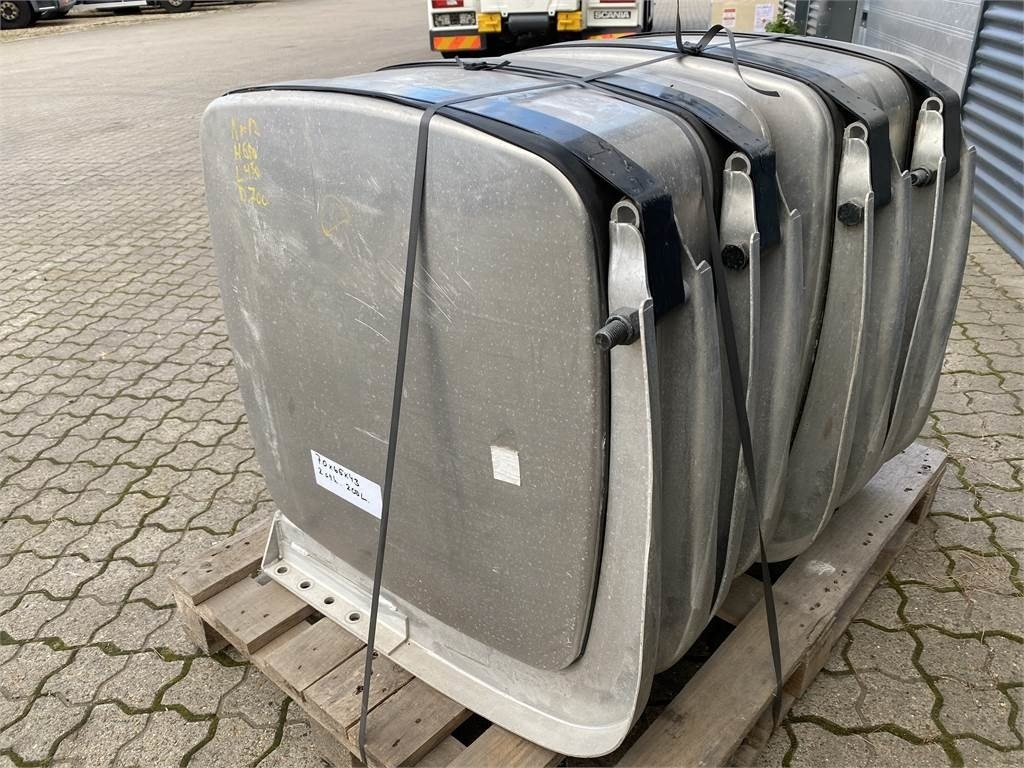 Volvo 200 ltr Volvo Dieseltank - Fuel tank for Truck: picture 3 Volvo 200 ltr Volvo Dieseltank - Fuel tank for Truck: picture 3