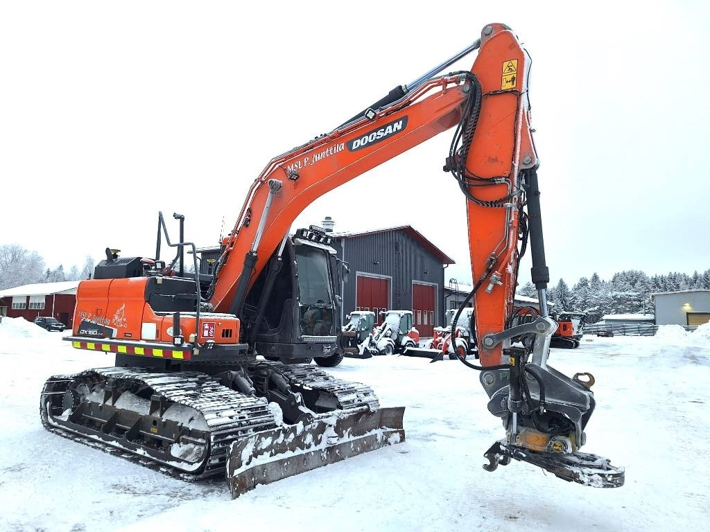 Doosan MYYTY! SOLD! DX160LCH-5 METSÄMALLI - Crawler excavator: picture 5 Doosan MYYTY! SOLD! DX160LCH-5 METSÄMALLI - Crawler excavator: picture 5