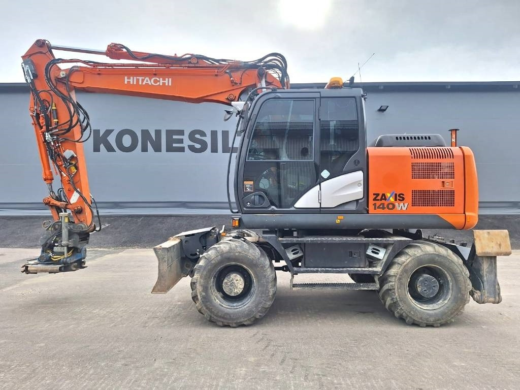 HITACHI 2014 Year Construction machinery on lease - Truck1