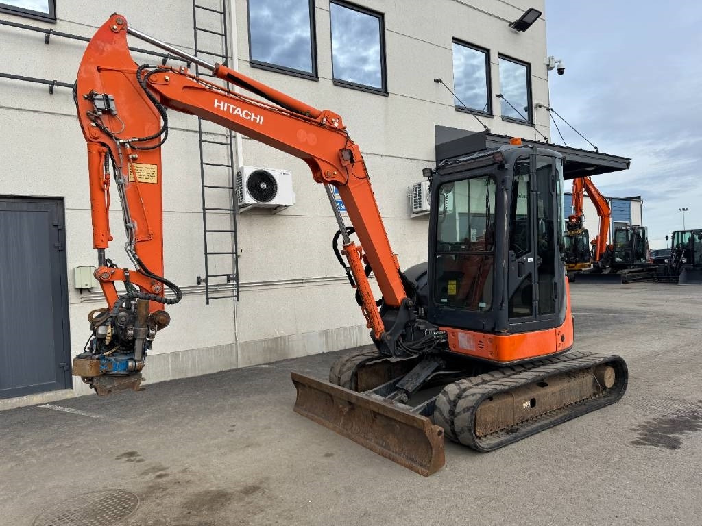 Hitachi ZX50U-2 PYÖRITTÄJÄLLÄ - Mini excavator: picture 2 Hitachi ZX50U-2 PYÖRITTÄJÄLLÄ - Mini excavator: picture 2