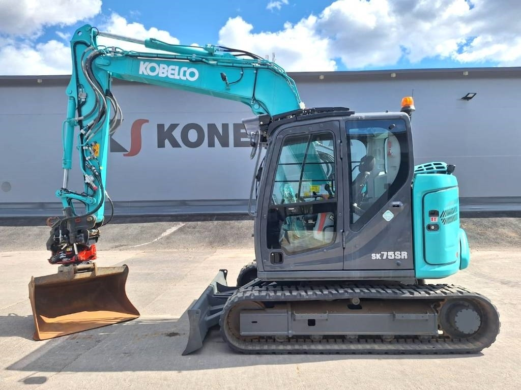 Kobelco MYYTY! SOLD! SK75SR-7 PYÖRITTÄJÄLLÄ - Mini excavator: picture 1 Kobelco MYYTY! SOLD! SK75SR-7 PYÖRITTÄJÄLLÄ - Mini excavator: picture 1