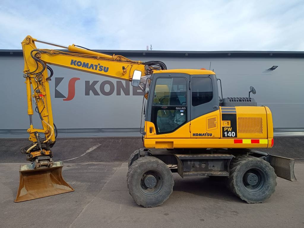 Komatsu MYYTY! SOLD! PW140-7 PYÖRITTÄJÄLLÄ - Wheel excavator: picture 1 Komatsu MYYTY! SOLD! PW140-7 PYÖRITTÄJÄLLÄ - Wheel excavator: picture 1
