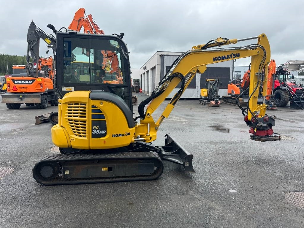 Mini excavator Komatsu PC 35 MR-5: picture 6