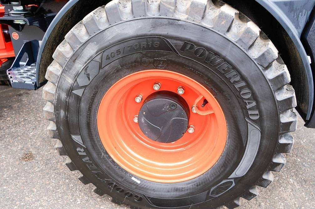 Wheel loader Kubota R090 VARUSTELTU: picture 11
