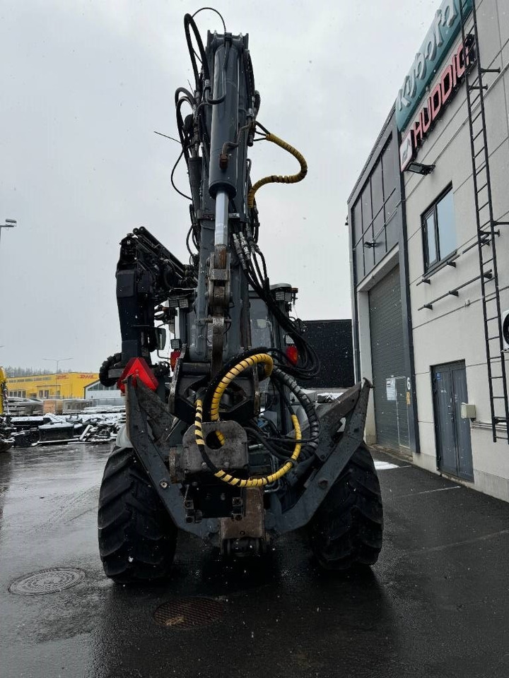 Lännen 8600E PYÖRITTÄJÄ, NOSTIN YM.  - Backhoe loader: picture 4 Lännen 8600E PYÖRITTÄJÄ, NOSTIN YM.  - Backhoe loader: picture 4