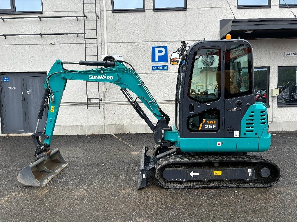 Sunward SWE25F KUIN UUSI - Mini excavator: picture 1 Sunward SWE25F KUIN UUSI - Mini excavator: picture 1