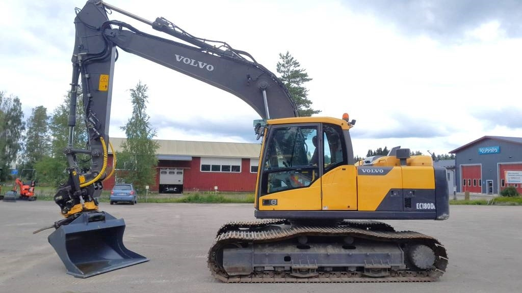 Volvo EC180DL PYÖRITTÄJÄLLÄ - Crawler excavator: picture 1 Volvo EC180DL PYÖRITTÄJÄLLÄ - Crawler excavator: picture 1