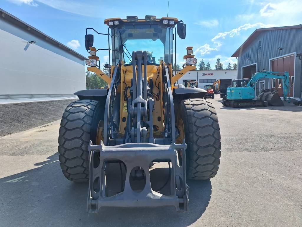 Volvo L90H  - Wheel loader: picture 2 Volvo L90H  - Wheel loader: picture 2
