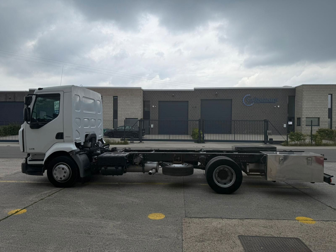 Renault Midlum 240dXi. Klima. 225.000km. - Cab chassis truck: picture 4 Renault Midlum 240dXi. Klima. 225.000km. - Cab chassis truck: picture 4