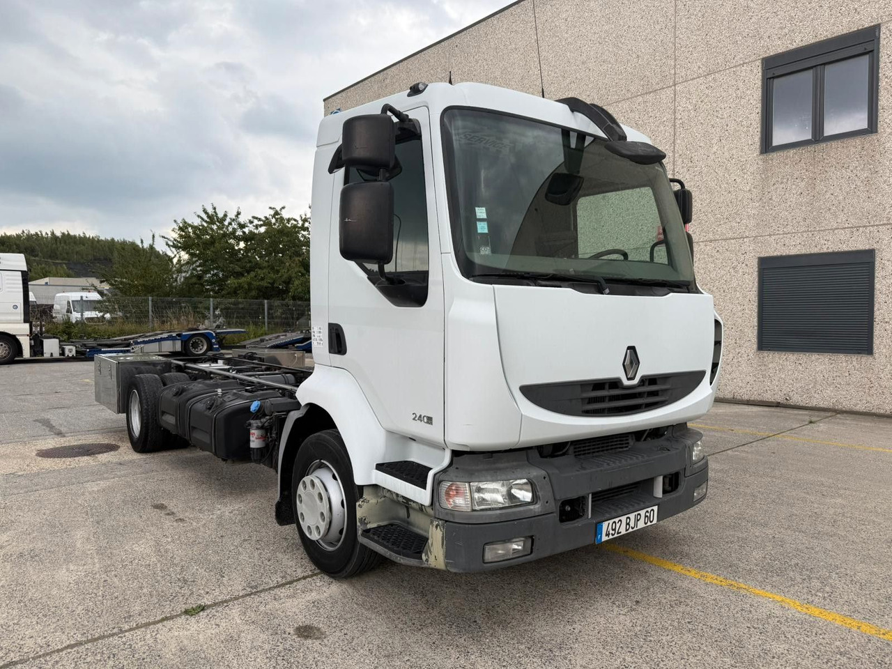 Renault Midlum 240dXi. Klima. 225.000km. - Cab chassis truck: picture 1 Renault Midlum 240dXi. Klima. 225.000km. - Cab chassis truck: picture 1