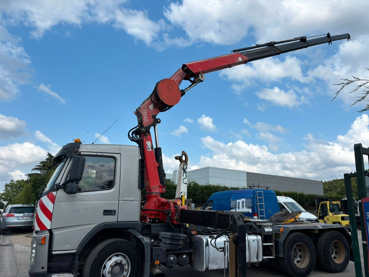 Volvo 6x4. Fassi F195A. Abroll. Funk. Tempomat. - Crane truck: picture 4 Volvo 6x4. Fassi F195A. Abroll. Funk. Tempomat. - Crane truck: picture 4