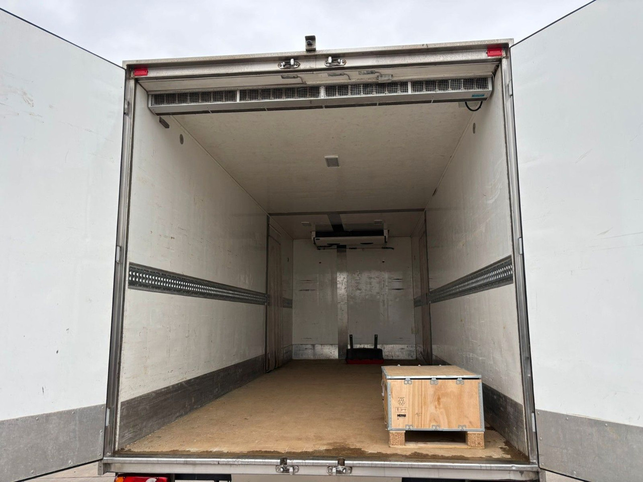 Volvo FL 250. Carrier Supra -20°. EU5. Motor Defekt. - Refrigerator truck: picture 3 Volvo FL 250. Carrier Supra -20°. EU5. Motor Defekt. - Refrigerator truck: picture 3
